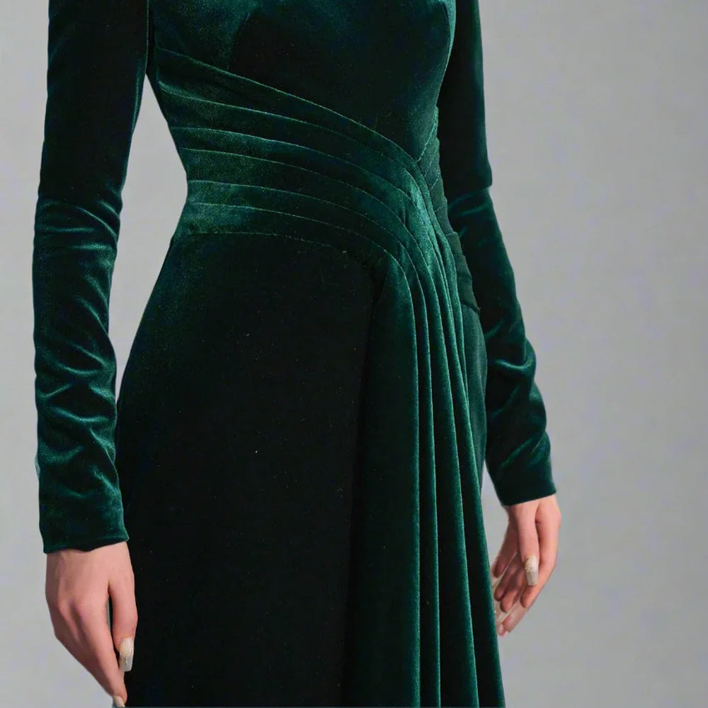 Emerald Green Velvet Round Neck Long Sleeve Diagonal Pleated Mermaid Train Evening Gown